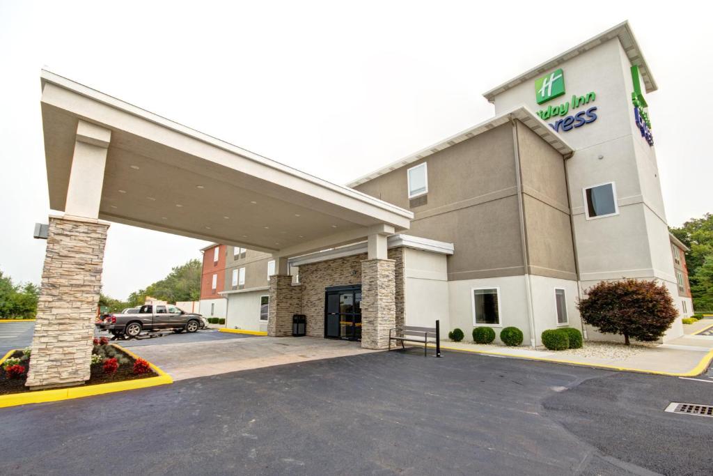 Holiday Inn Express Columbus South - Obetz an IHG Hotel - main image