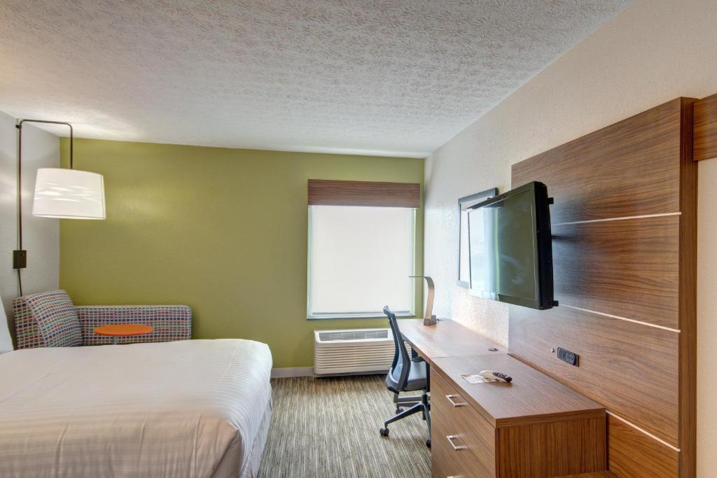 Holiday Inn Express Columbus South - Obetz an IHG Hotel - image 3