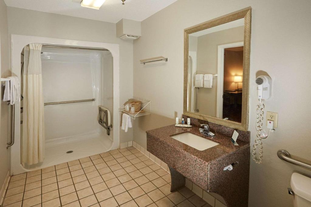 Quality Inn at Fort Gordon - image 5