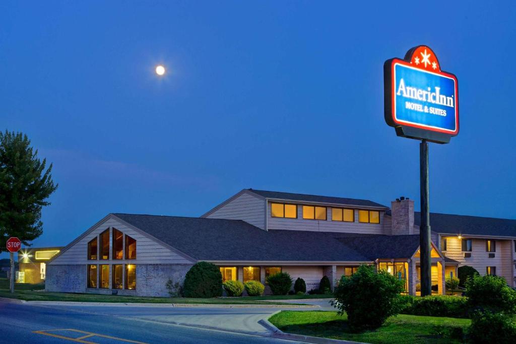 AmericInn by Wyndham Grundy Center - main image