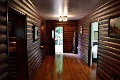 Guerneville Lodge - image 14