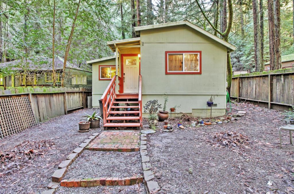 Quiet Cottage with Redwood Forest Views and Deck! - main image