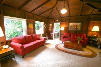 Back in the Day! Redwoods! Walk to River!! BBQ Grill! Fast WiFi!! Dog Friendly! - image 2