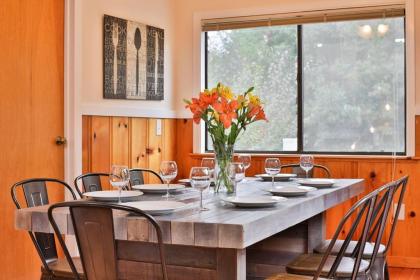 Happy Days! Downtown Guerneville! BBQ! Game Room!! Fast WiFi!! Dog Friendly! - image 14