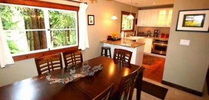 Little Red House! Redwoods! Hot Tub! BBQ! Fast WiFi!! Multiple Decks!! Near Golf Course!! Dog Friendly! - image 13