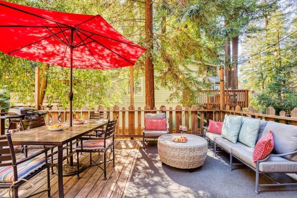 Redwood Retreat! Redwoods! Walk to River!! Hot Tub!! BBQ! Central Air!! - image 4