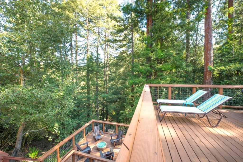 Tree Fort! Redwoods! Hot Tub!! Fire Table!! Google Smart Home!! Fast WiFi!! Dog Friendly! - image 4