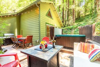 Vino Velo Retreat! Redwoods! Hot Tub!! Fire Table!! BBQ!! Game Room!! Fast WiFi!! Dog Friendly!! - image 11