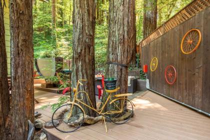 Vino Velo Retreat! Redwoods! Hot Tub!! Fire Table!! BBQ!! Game Room!! Fast WiFi!! Dog Friendly!! - image 6