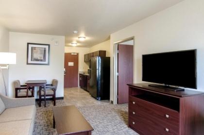 Cobblestone Inn & Suites - Guernsey - image 10