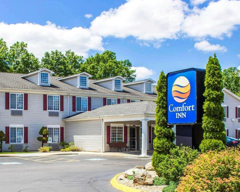 Comfort Inn Guilford near I-95 - main image