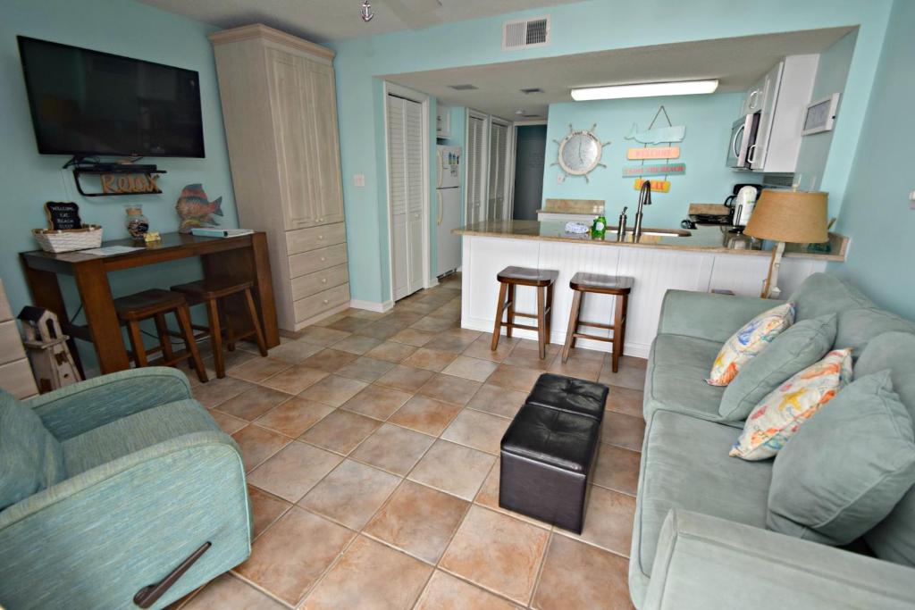 Gulf Shores Surf & Racquet Club 706A Condo - main image