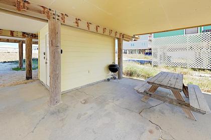 Beachside “Daydream Hideaway” w/ Vast Gulf Views home - image 5