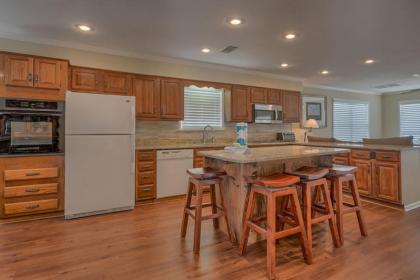 Ala. White Sands by Meyer Vacation Rentals - image 3