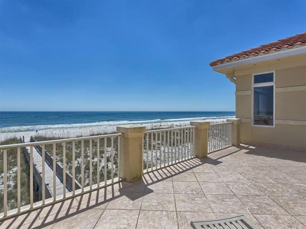 Beach Dream by Meyer Vacation Rentals - main image