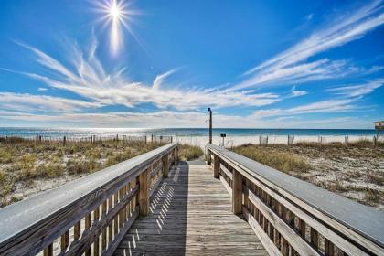 Bright Gulf Shores Beachfront Condo with Pool Access - image 10