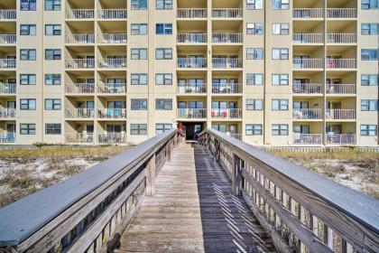 Bright Gulf Shores Beachfront Condo with Pool Access - image 12