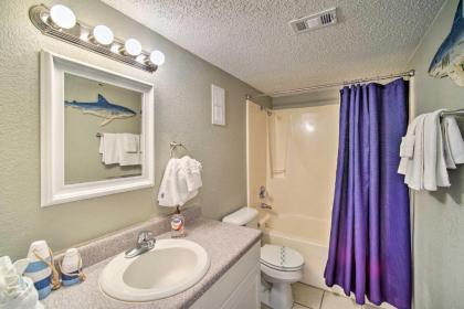 Bright Gulf Shores Beachfront Condo with Pool Access - image 16