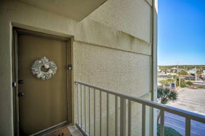 Bright Gulf Shores Beachfront Condo with Pool Access - image 4