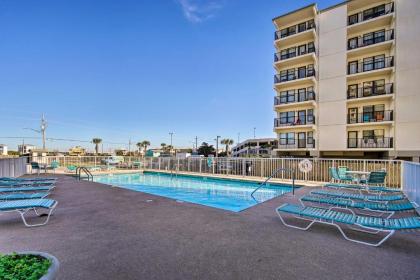 Bright Gulf Shores Beachfront Condo with Pool Access - image 6