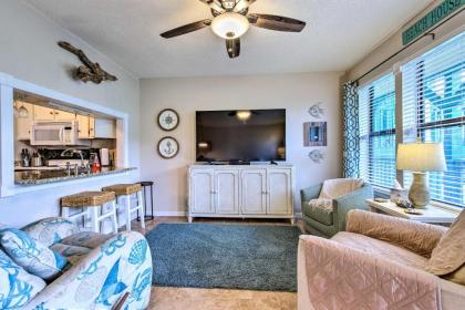 Gulf Shores Getaway with Pool and Beach Access - image 1