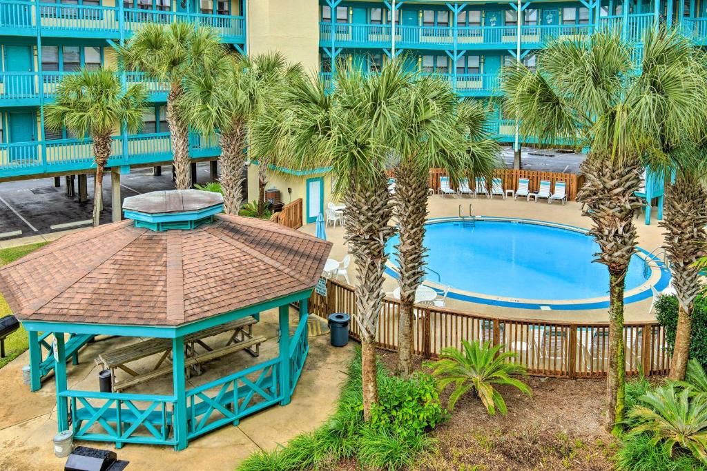 Gulf Shores Getaway with Pool and Beach Access - image 4