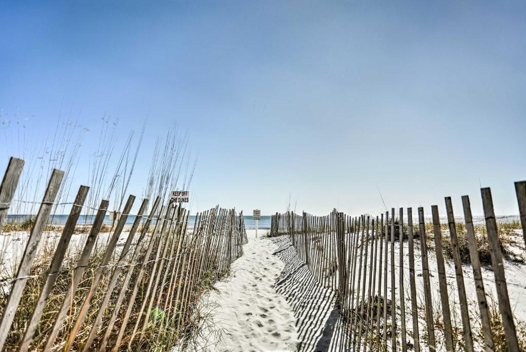 Gulf Shores Getaway with Pool and Beach Access - image 5