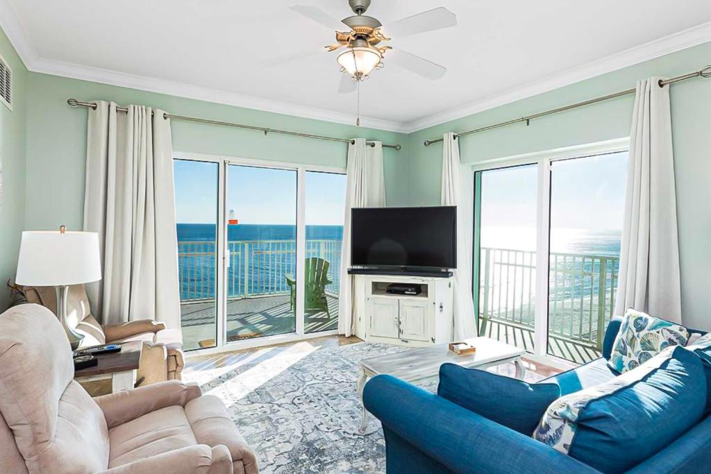 Crystal Shores West 108 by Meyer Vacation Rentals - main image