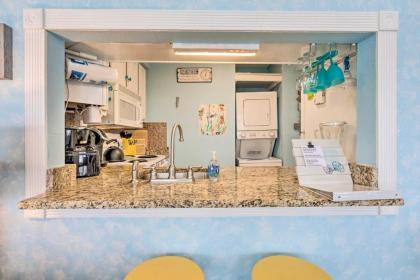 Vivid Escape in Gulf Shores - Walk to Beach! - image 9