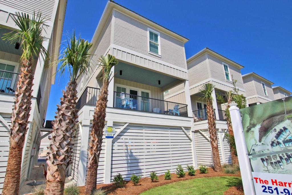 West Side Cottages Unit B by Youngs Suncoast - main image