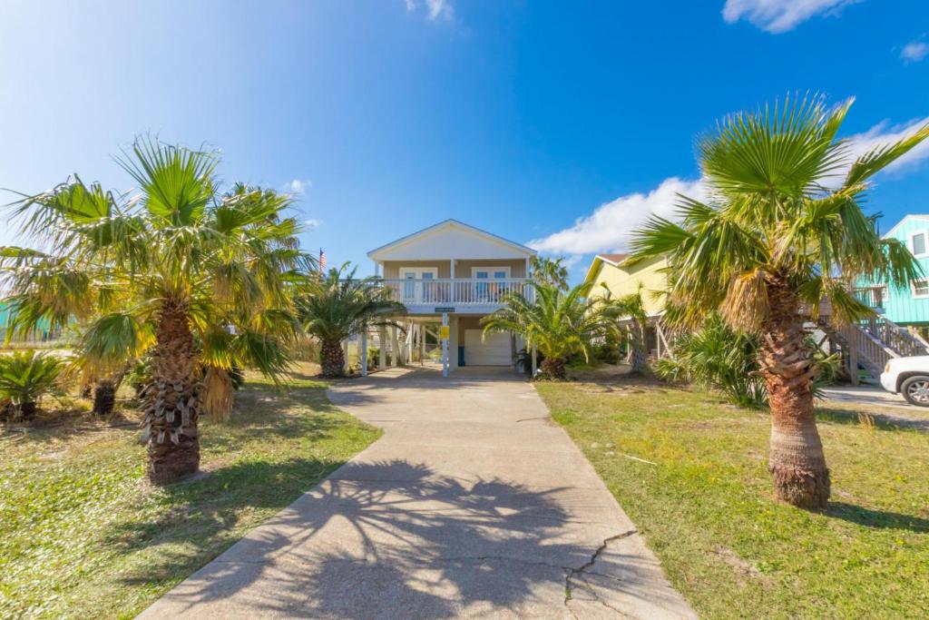 Seaside Cottage Close to The Beach - image 2