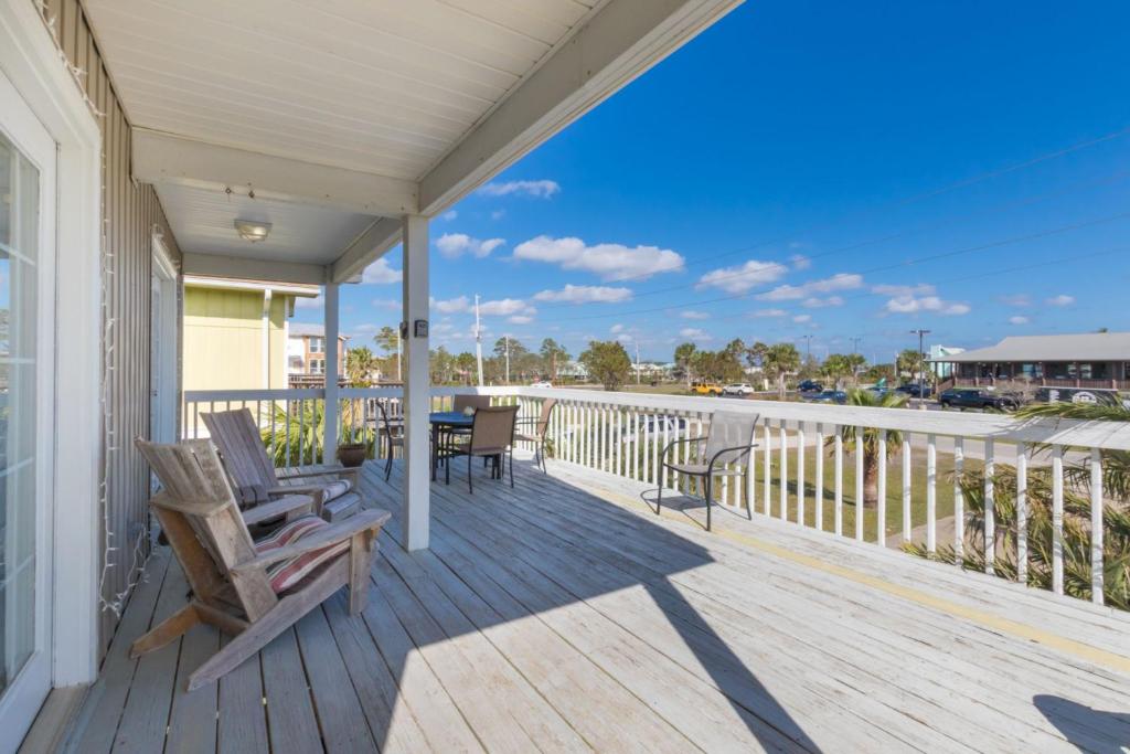 Seaside Cottage Close to The Beach - image 3