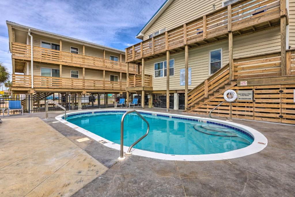 Coastal Gulf Shores Condo - 1 Block to Beach! - main image