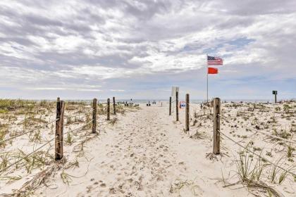 Coastal Gulf Shores Condo Ocean View and Pool! - image 15