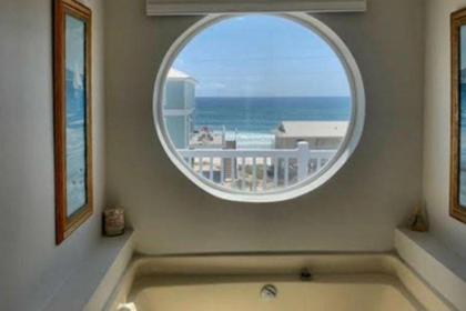 The Porthole - image 16