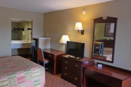 Legacy Inn & Suites - image 2