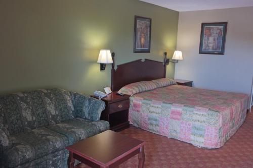 Legacy Inn & Suites - image 4