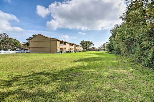 Gulfport Condo with Balcony - 5 Minute Walk to Beach! - image 3