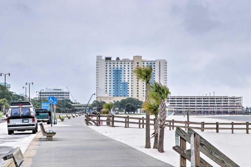 Gulfport Home with Deck and Grill Walk to Beach! - image 5