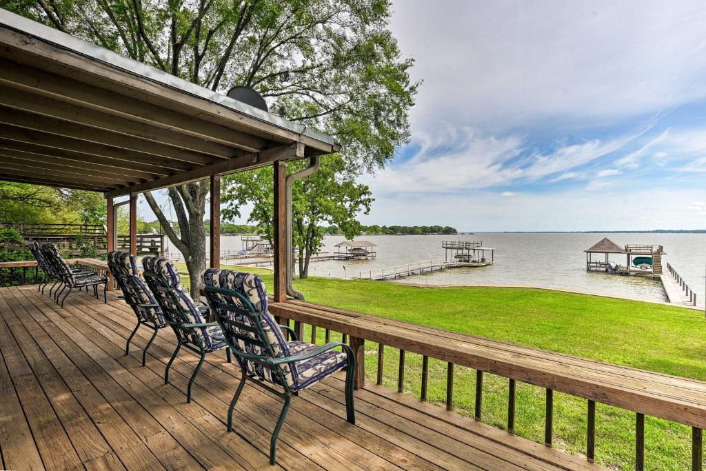 Cedar Creek Lakefront Home with Dock and Game Room! - main image