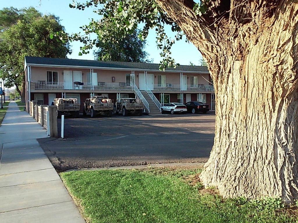 Gunnison Inn - main image