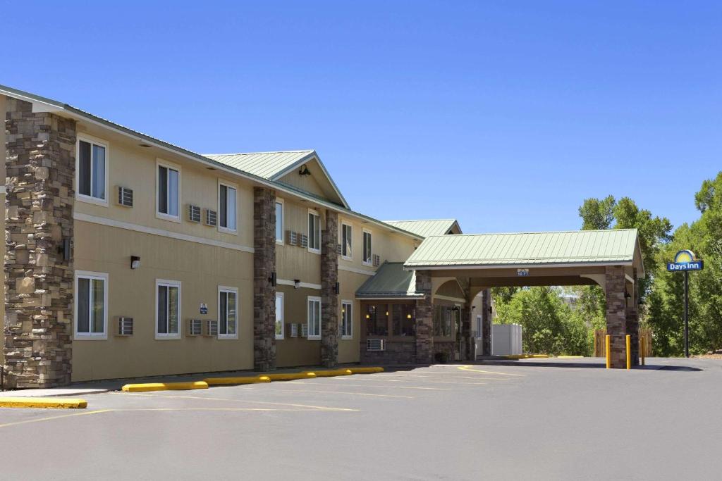 Days Inn & Suites by Wyndham Gunnison - main image