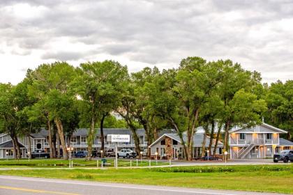 the Gunnison Inn at Dos Rios Golf Course