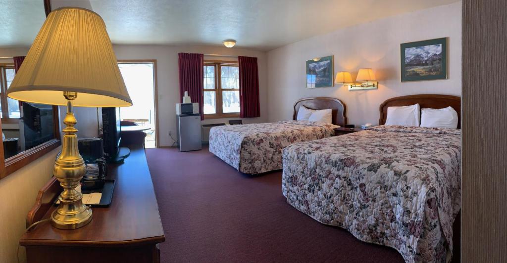 The Gunnison Inn at Dos Rios Golf Course - image 3