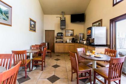 Econo Lodge Gunnison - image 3