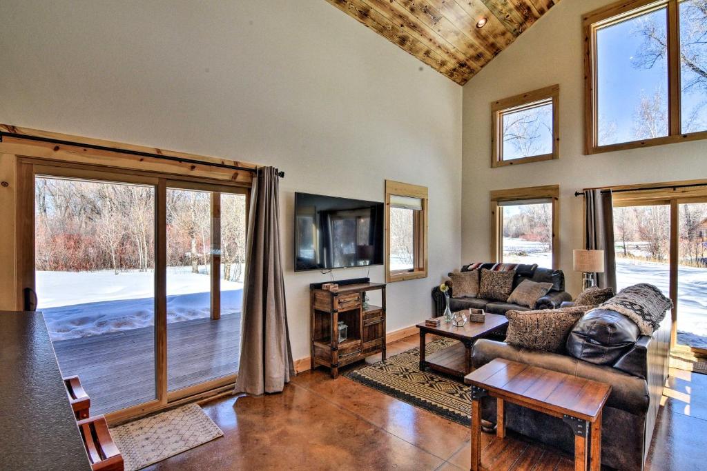 Riverfront Home with BBQ 2 Mi to Downtown Gunnison! - image 7