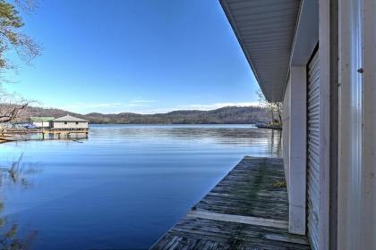 Paradise Cove Cabin with Boathouse and Dock Guntersville