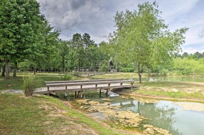 Guntersville Cabin with Fire Pit Walk to Lake! - image 11