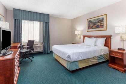 La Quinta by Wyndham Chicago Gurnee - image 10