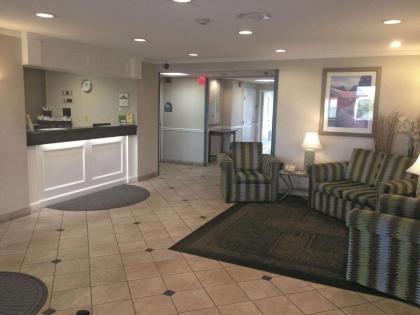 La Quinta by Wyndham Chicago Gurnee - image 3